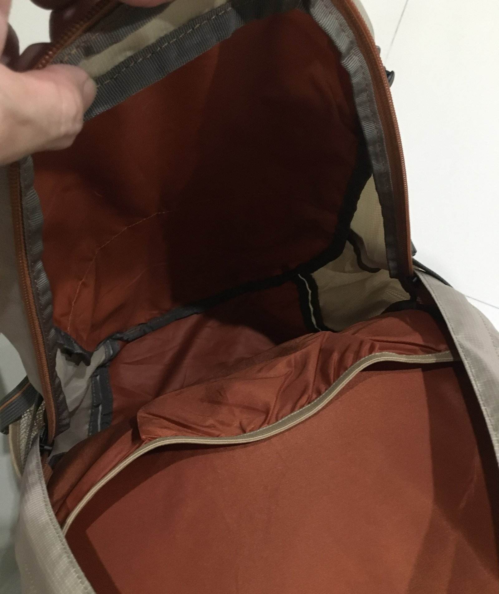 Columbia Backpack Khaki - Gambar 8