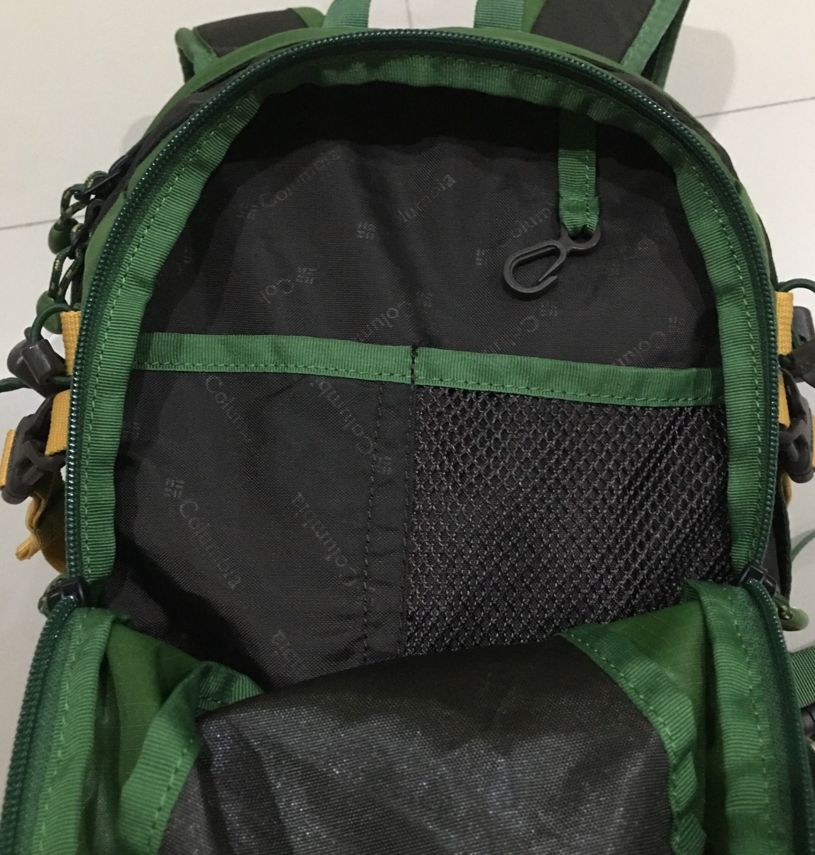 Columbia Vintage Backpack - Gambar 8