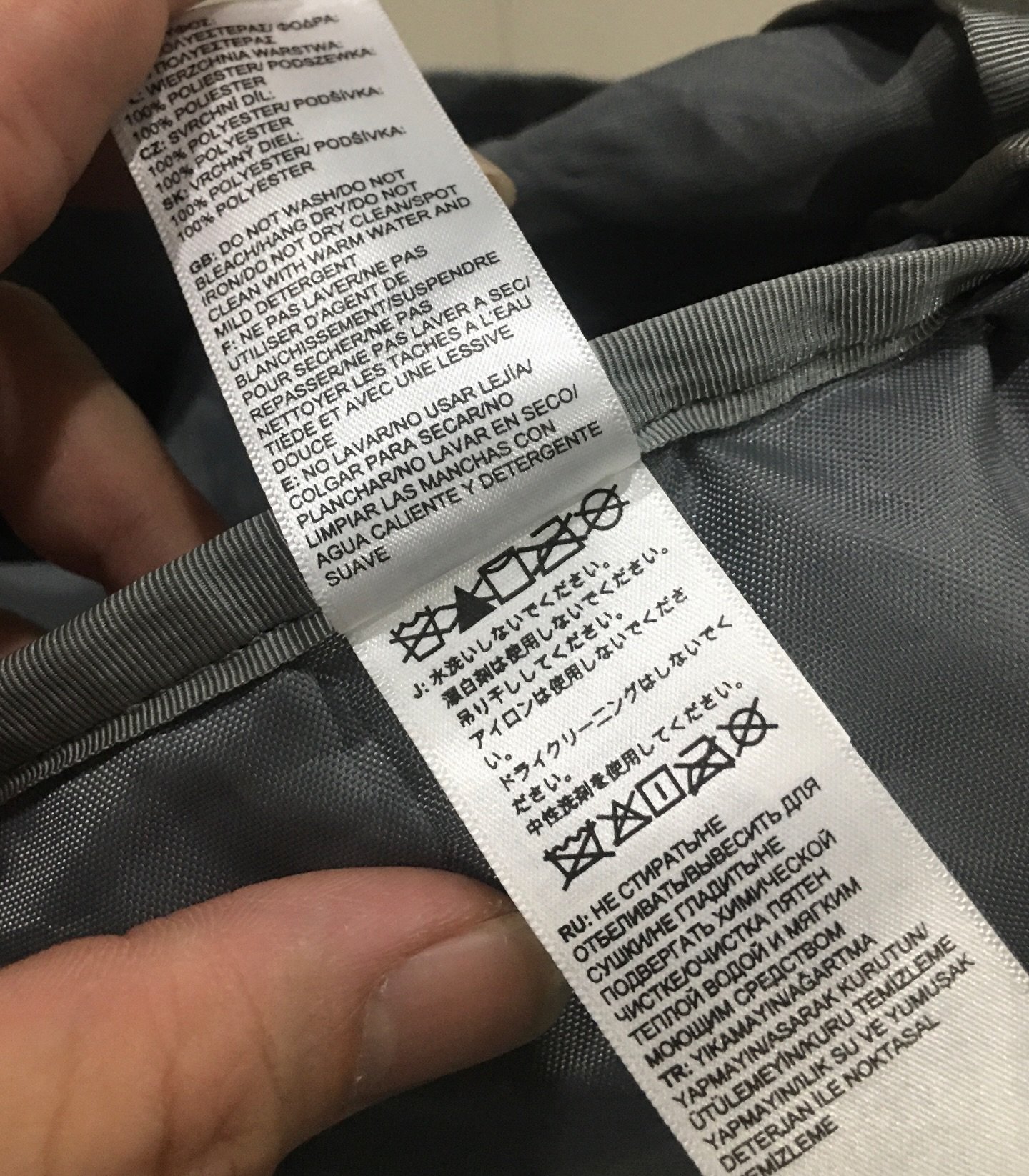 The North Face Berkeley Duffel Navy - Gambar 12