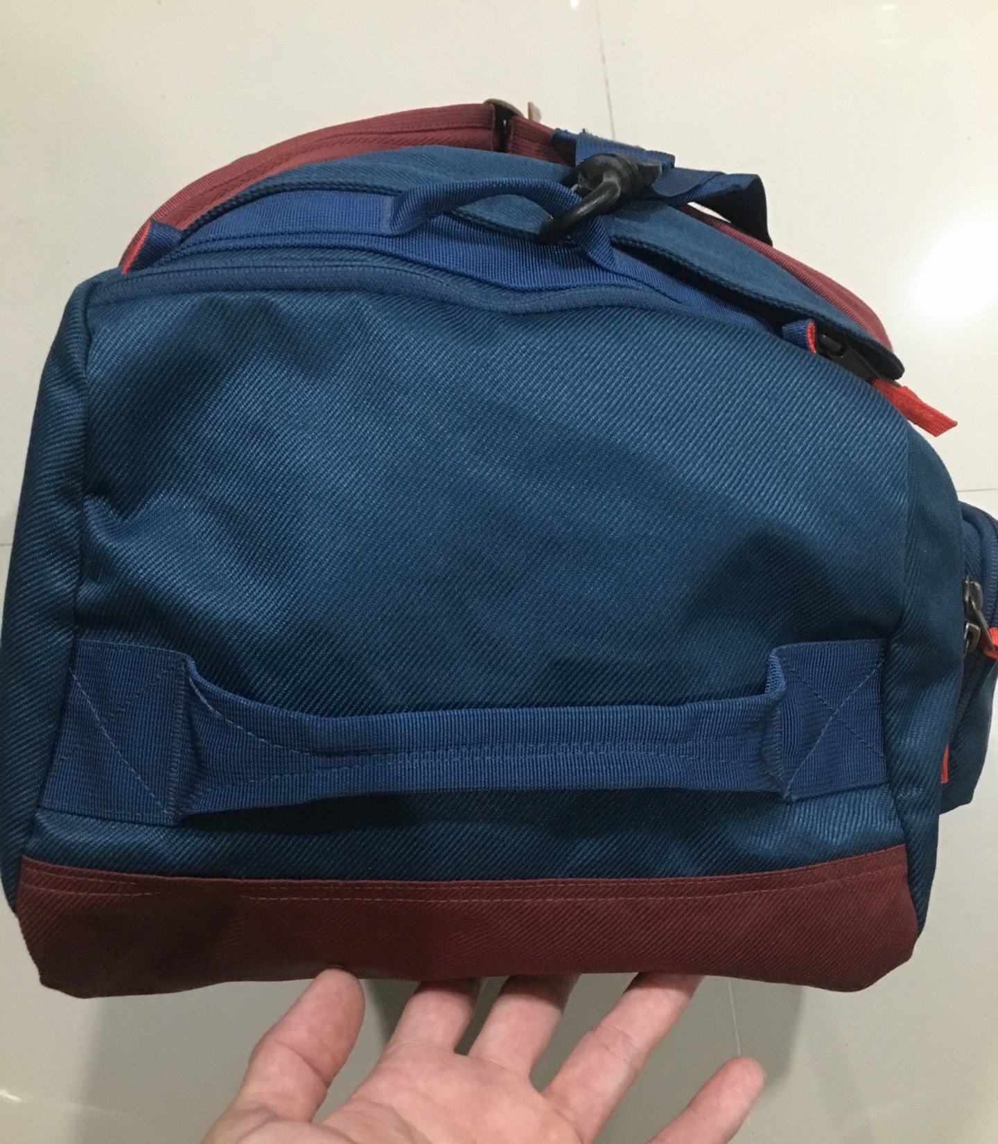 The North Face Berkeley Duffel Navy - Gambar 6